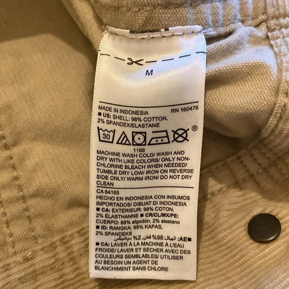 Old Navy Tan Corduroy Jacket. Size M. Button up with pockets.